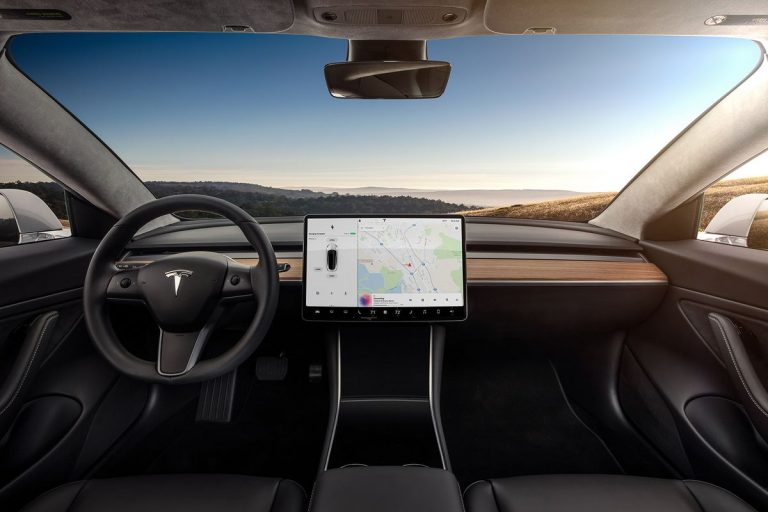 Tesla Model 3 в марте 2019 года являлась самым продаваемым автомобилем 3